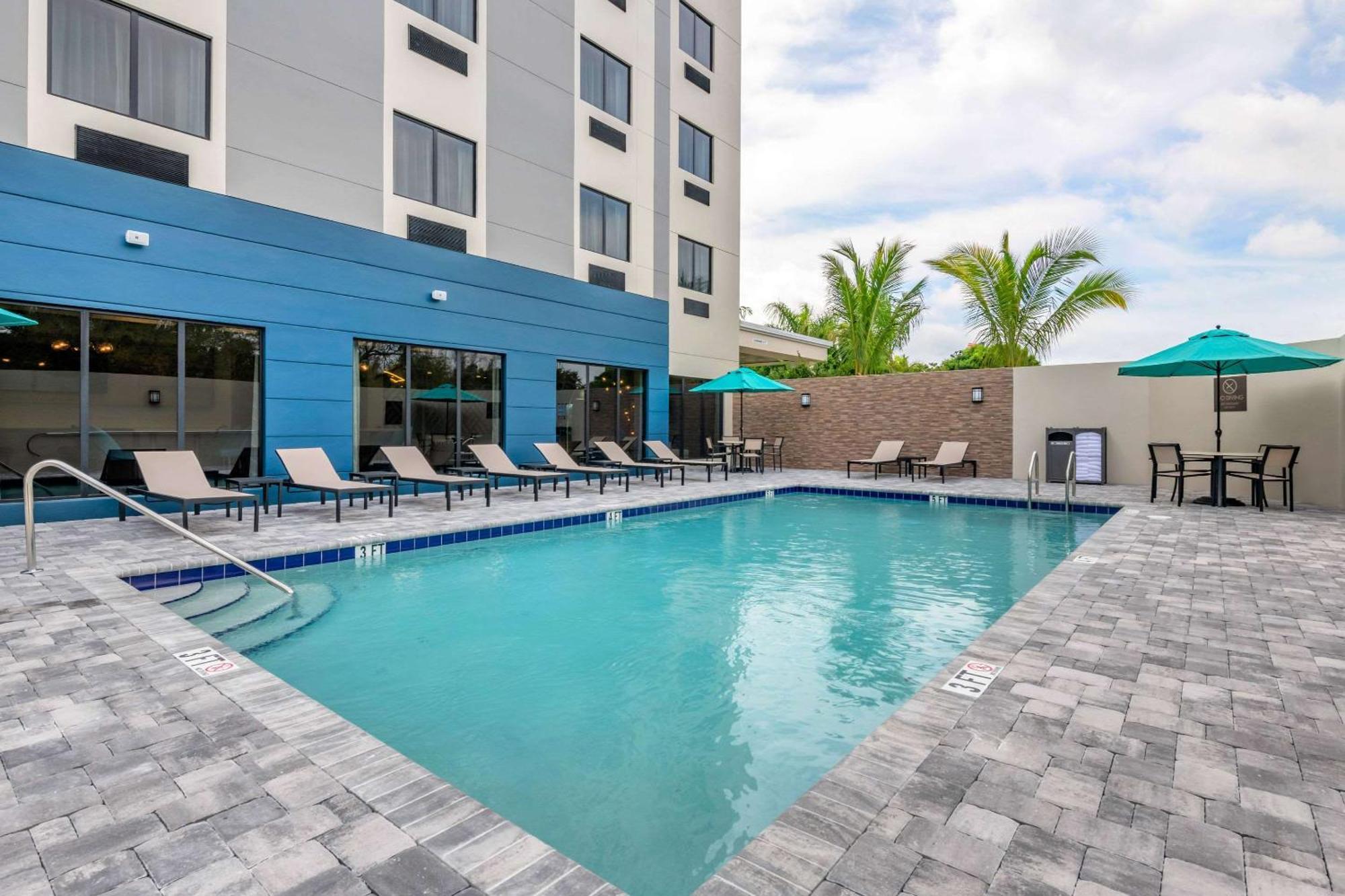 Comfort Suites Stuart-Hutchinson Island Экстерьер фото
